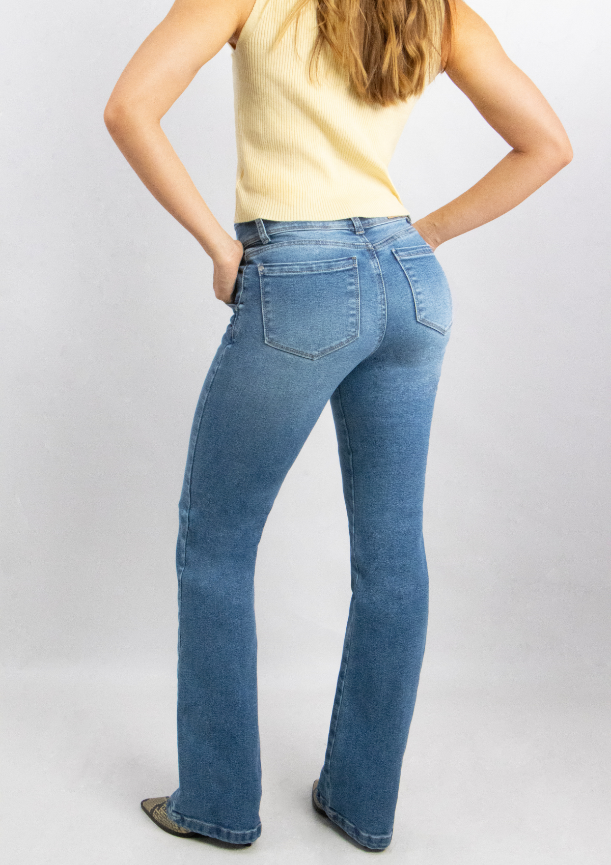 Joy Staz Colombian Jeans Bota Recta Azul Medio Tiro Alto Levanta Cola 116009 Jeans Colombianos