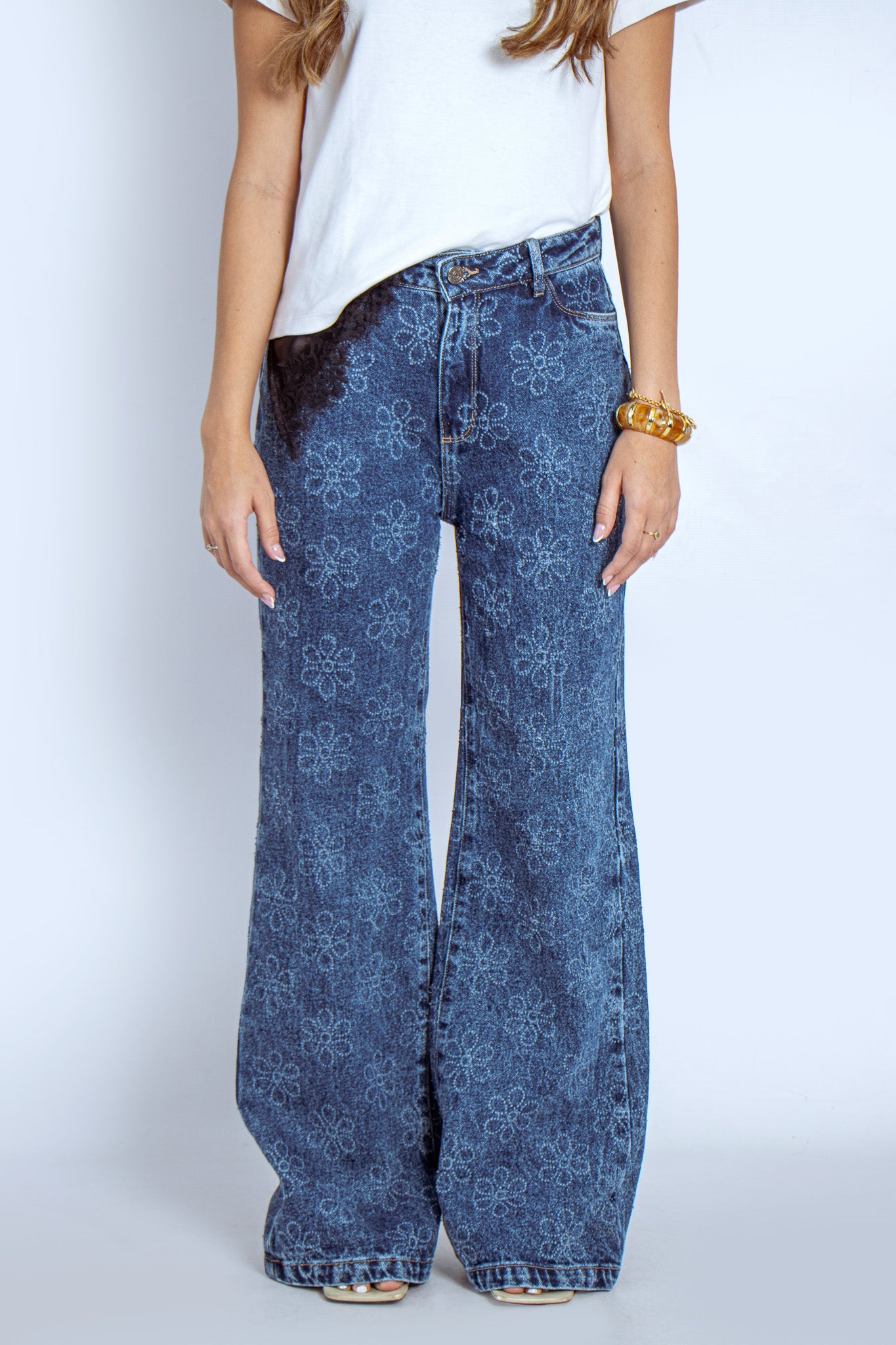 Joy Staz Colombian Jeans Wide Leg Holgado con Flores Grabadas en Laser 716011 Jeans Colombianos