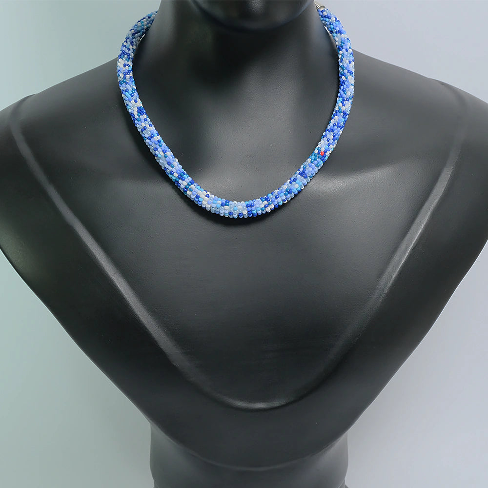 Ocean Mist Luxe – Collar Artesanal Azul de Chaquiras Elegante B9-02