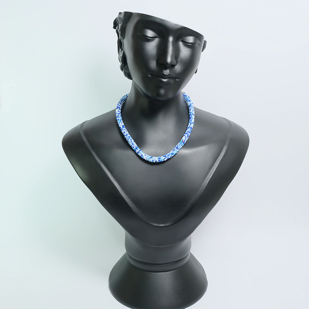 Ocean Mist Luxe – Collar Artesanal Azul de Chaquiras Elegante B9-02