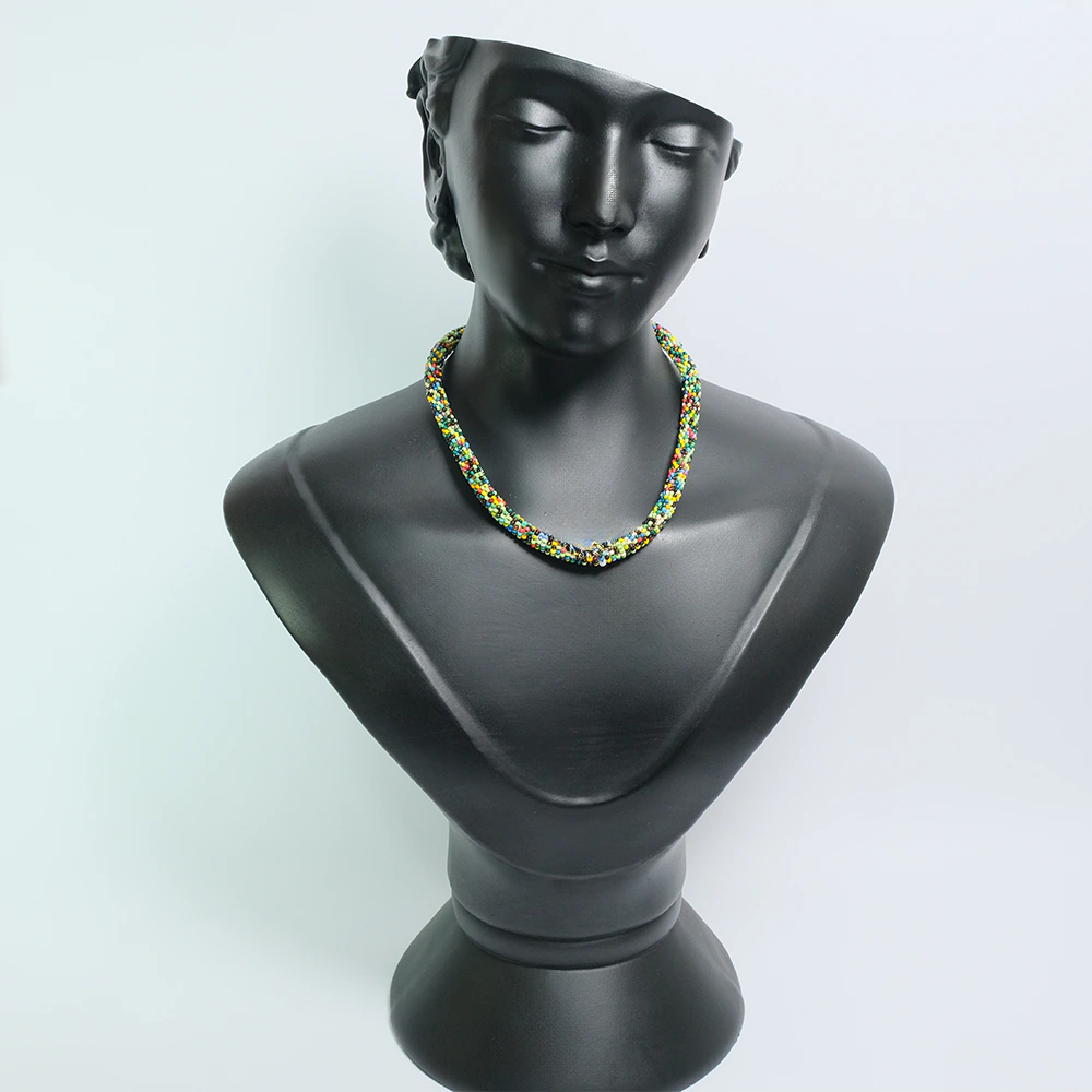 Rainbow Essence – Collar Artesanal Multicolor en Chaquiras B9-04