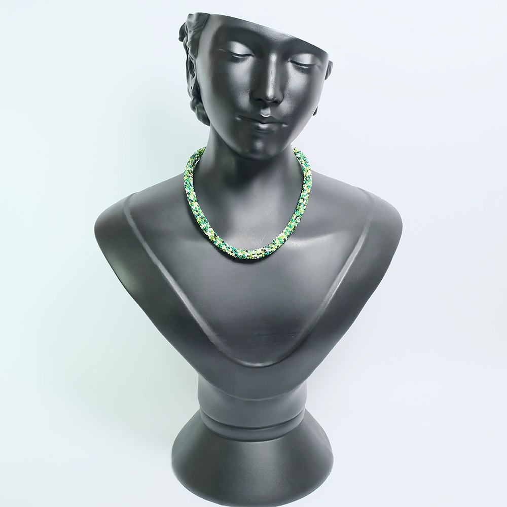 Amazonia Glow – Collar Artesanal Verde en Chaquiras B9-06