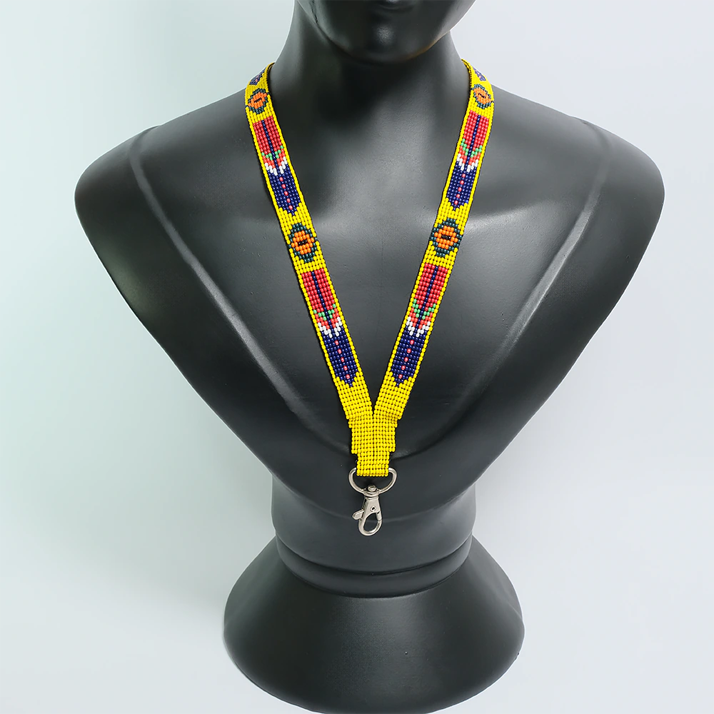 Golden Ember Heritage Lanyard – Tira Carnet Artesanal Tejida en Mostacilla Amarilla Estilo Etnico para Credencial y Llaves C6-15