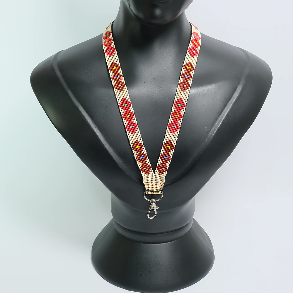 Ivory Ember Heritage Lanyard – Tira Carnet Artesanal Tejida en Mostacilla Marfil y Rojo Estilo Etnico para Credencial y Llaves C6-16