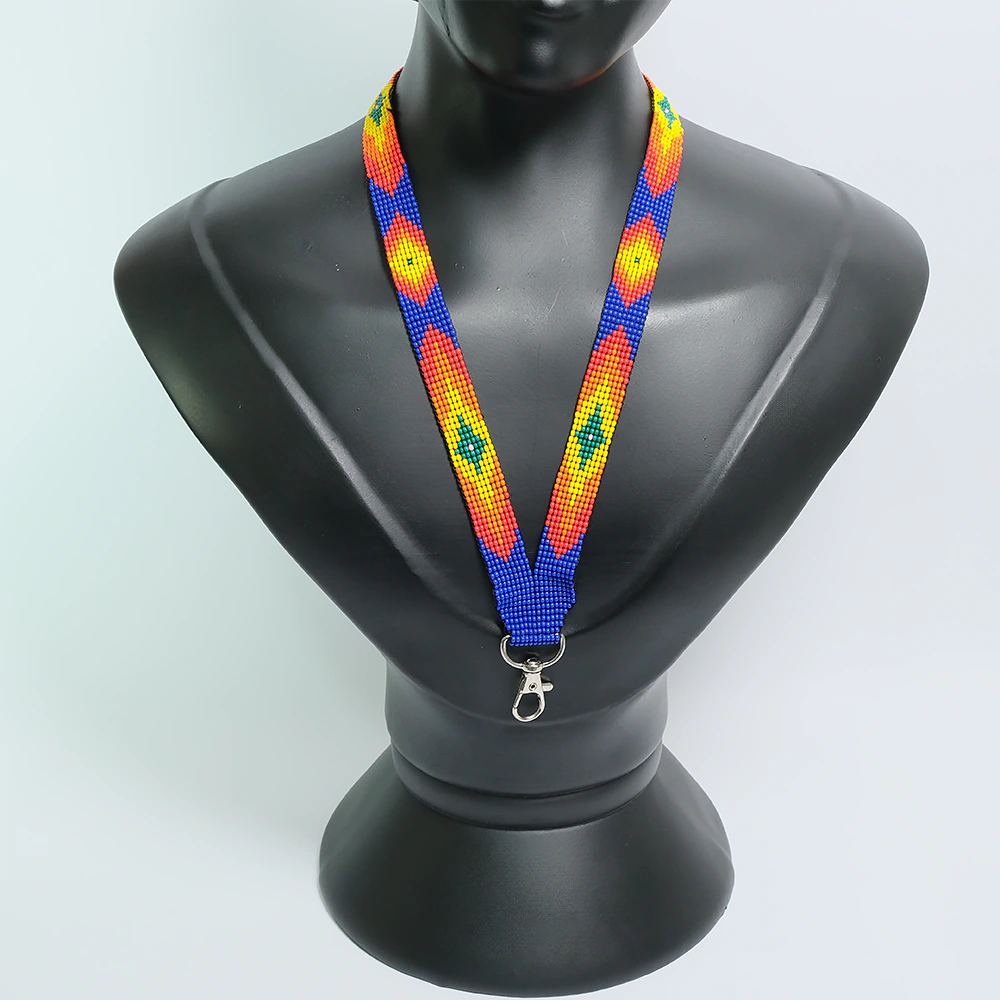 Solar Spectrum Luxe Lanyard – Tira Carnet Artesanal Azul con Diseno Geometrico Multicolor Tejida en Mostacilla para Credencial y Llaves C6-18