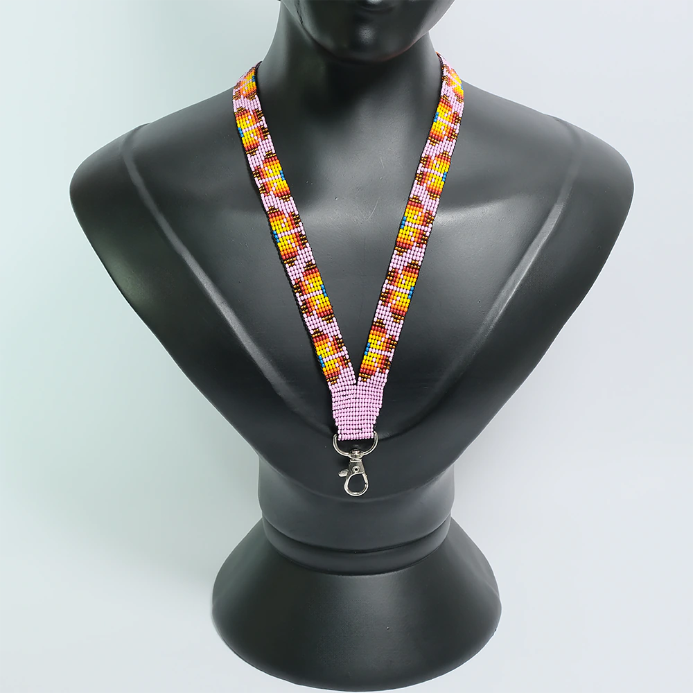 Sunset Mosaic Luxe Lanyard – Tira Carnet Artesanal Rosa con Diseno Geometrico Multicolor en Mostacilla para Credencial y Llaves C6-19