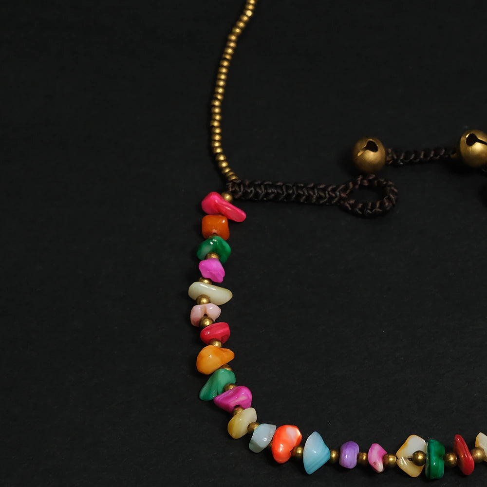 Aurora Prism Essence Bracelet – Tobillera Artesanal Multicolor en Piedra Natural Ajustable Estilo Boho Chic C8-05