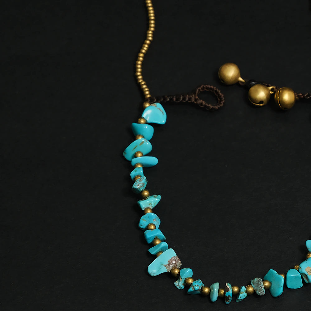 Turquoise Aura Stone Bracelet –  Tobillera Azul Turquesa de Piedra Natural Ajustable con Detalles Dorados Estilo Boho C8-12