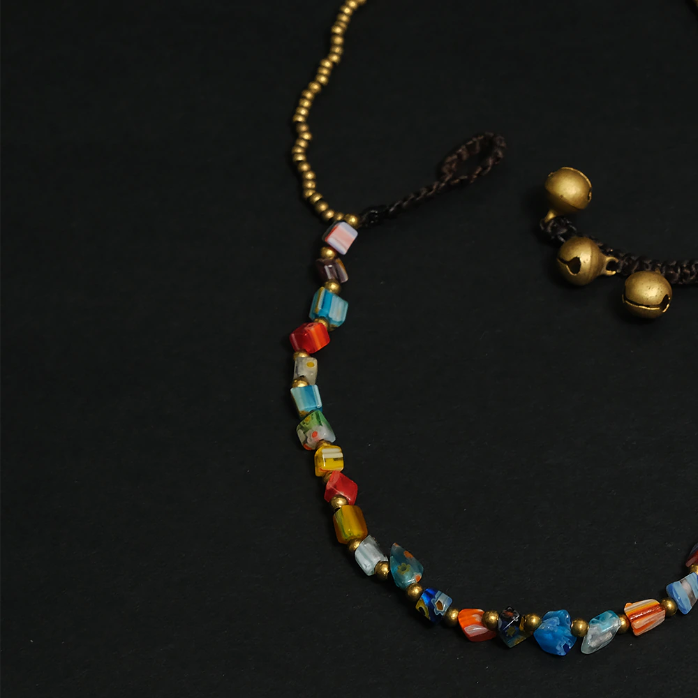 Aurora Mosaic Anklet – Tobillera Multicolor con Cristales y Detalles Dorados Ajustable Estilo Boho C8-17