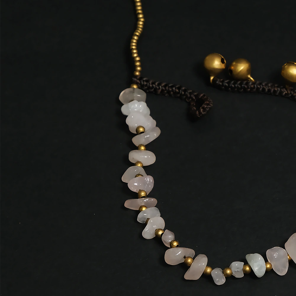 Rose Aura Anklet – Tobillera de Cuarzo Rosa Natural con Detalles Dorados Ajustable C8-23