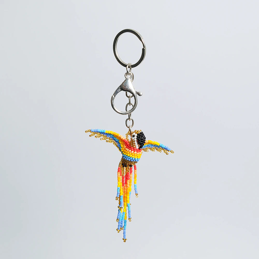 Llavero Artesanal Guacamaya Multicolor en Chaquiras | Hecho a Mano D2-04