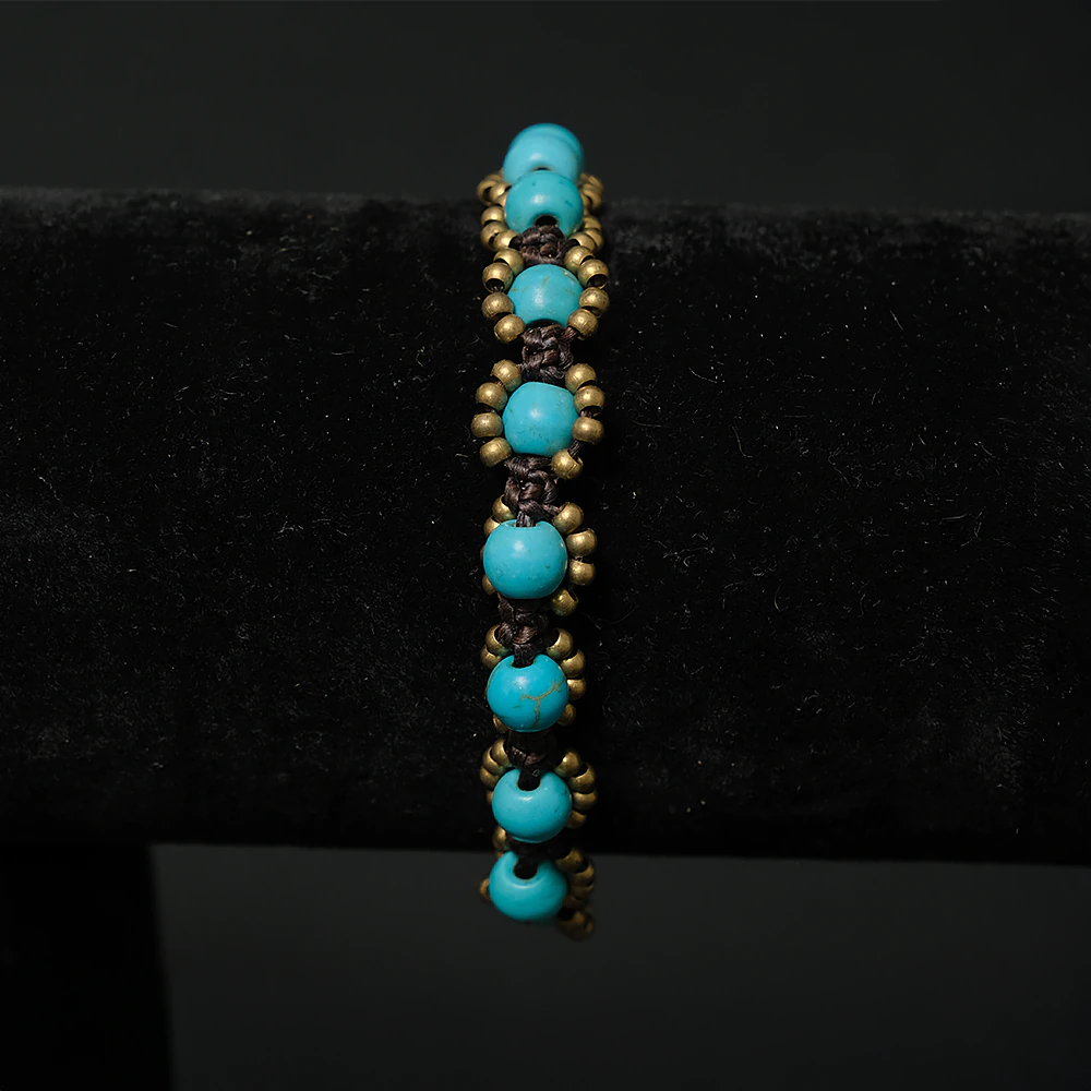 Pulsera Turquesa Artesanal con Detalles Dorados D4-10