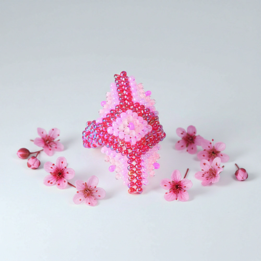 Anillo Blush Bloom Bordado en Mostacillas Rosadas Elegante D7-01