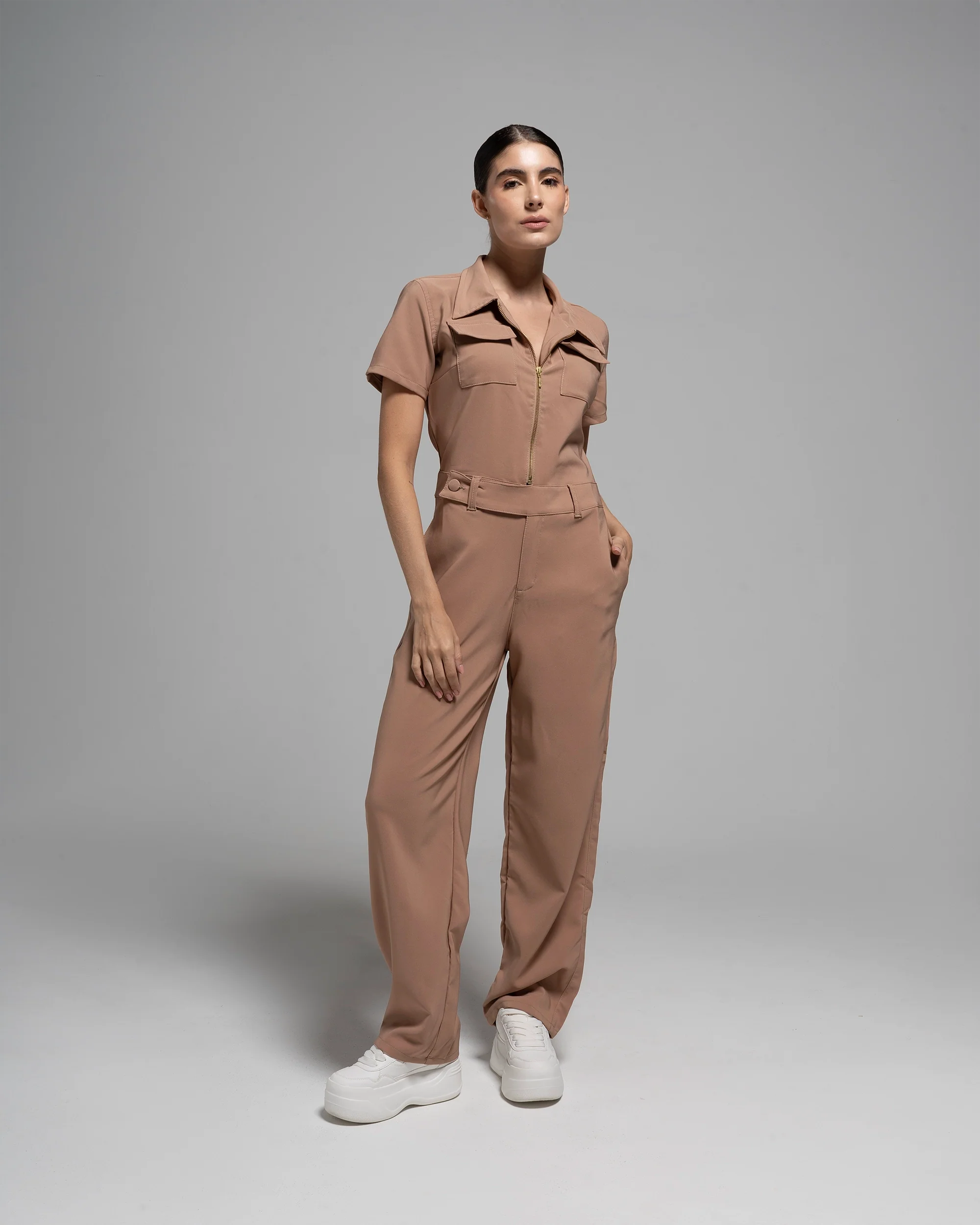 UPFEMME ENTERIZO MANGA CORTA EN DRILL NUDE REF UP-1729