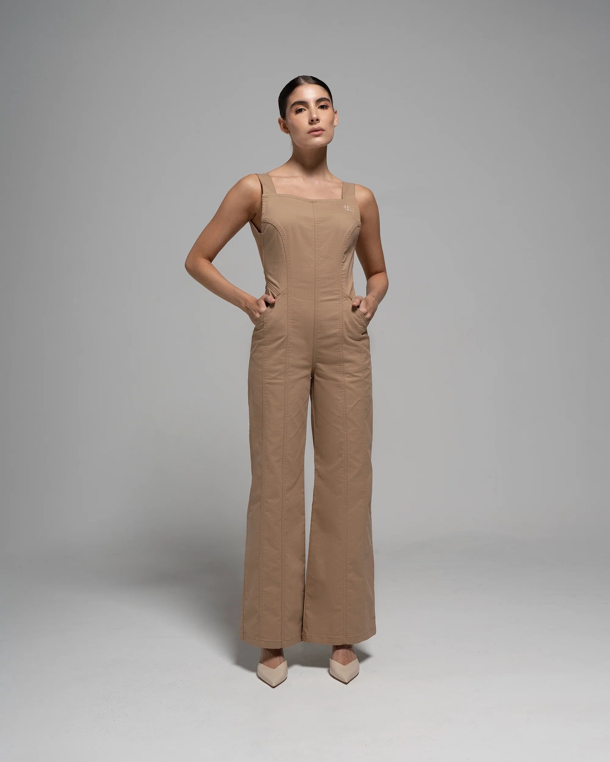 UPFEMME ENTERIZO NUDE SIN MANGAS BOTA RECTA REF UP-2711