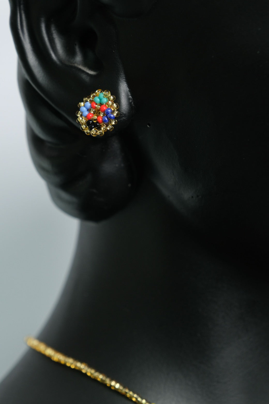 Confetti Monarch Luxe Collar Mariposa en Mostacilla – Dije Artesanal Multicolor Tejido a Mano, Joyeria Boho PremiumB2-04