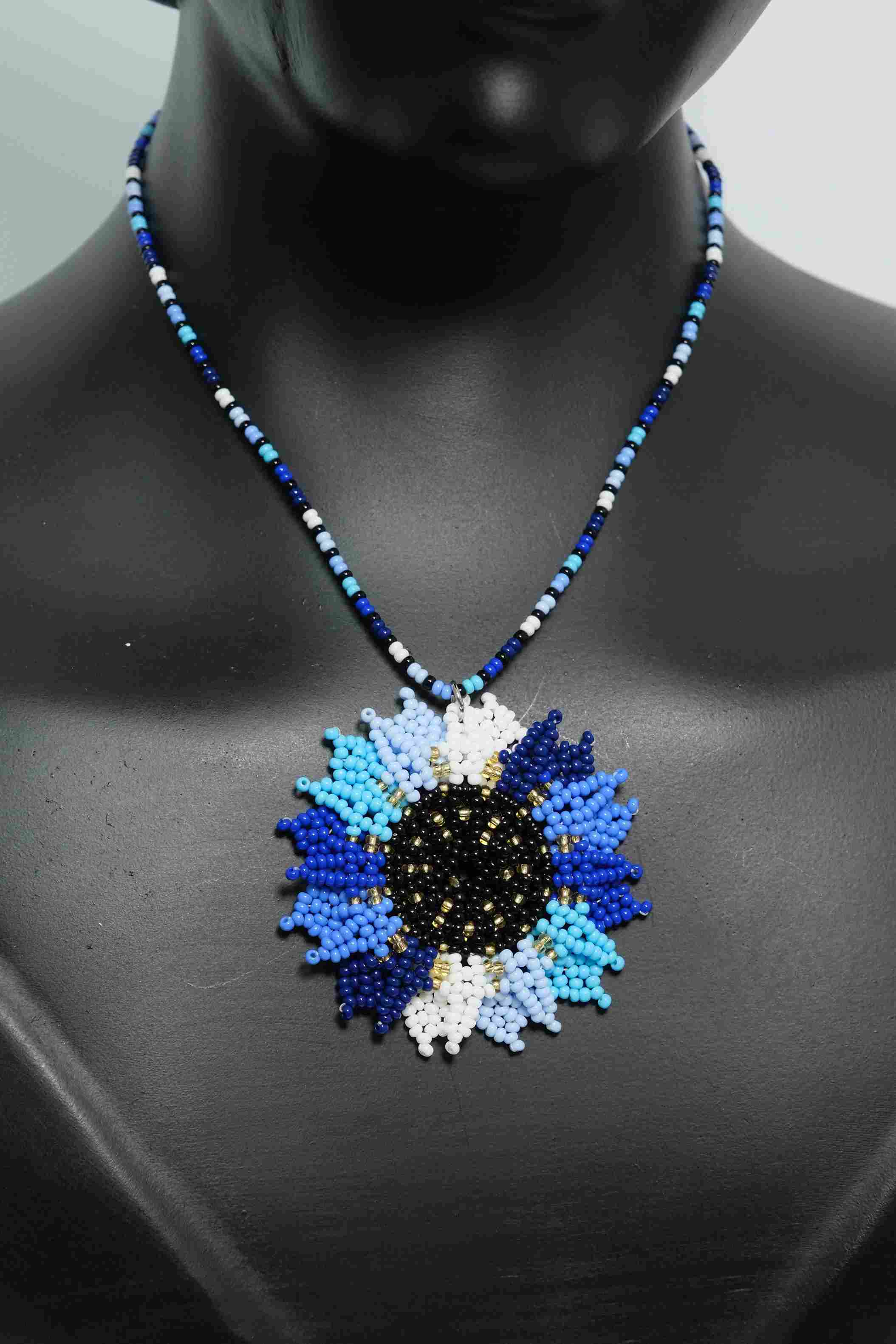 Juego de Collar Blue Blossom Artesanal de Mostacillas B6-02