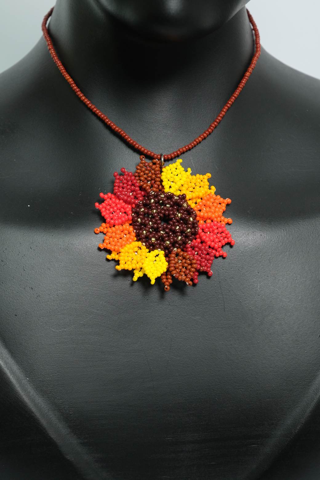 Autumn Sunburst Aura – Juego de Collar Floral de Chaquiras en Tonos Cálidos Hecho a Mano B6-06