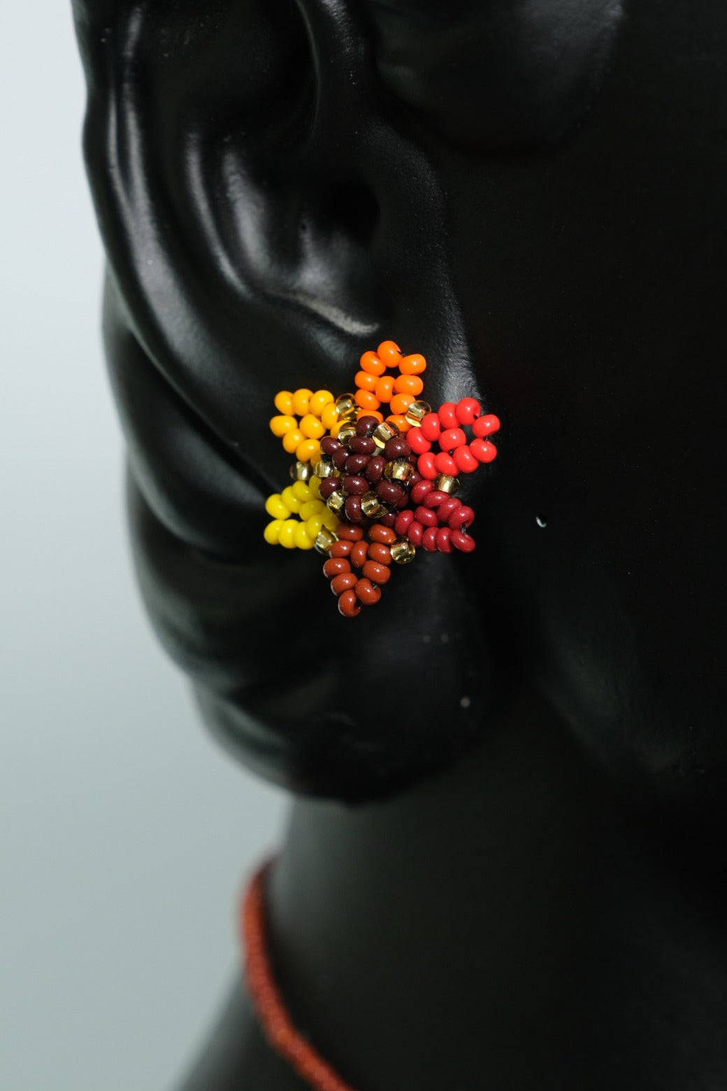 Autumn Sunburst Aura – Juego de Collar Floral de Chaquiras en Tonos Cálidos Hecho a Mano B6-06