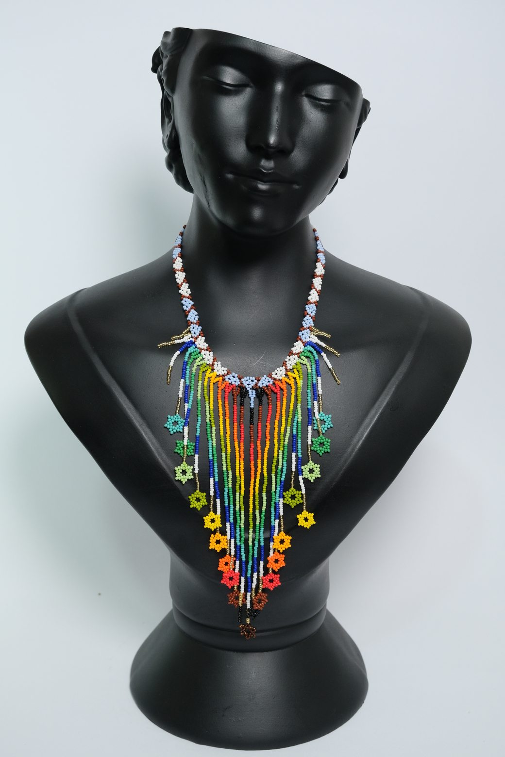 Rainbow Cascade Ancestral™ – Collar Artesanal de Chaquiras Multicolor Statement B8-01