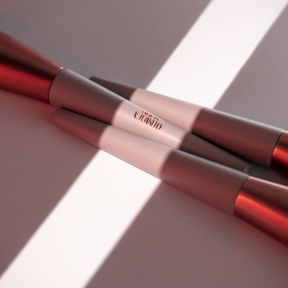 Anik Makeup Iconi-K Brush Ani-K x Juanito