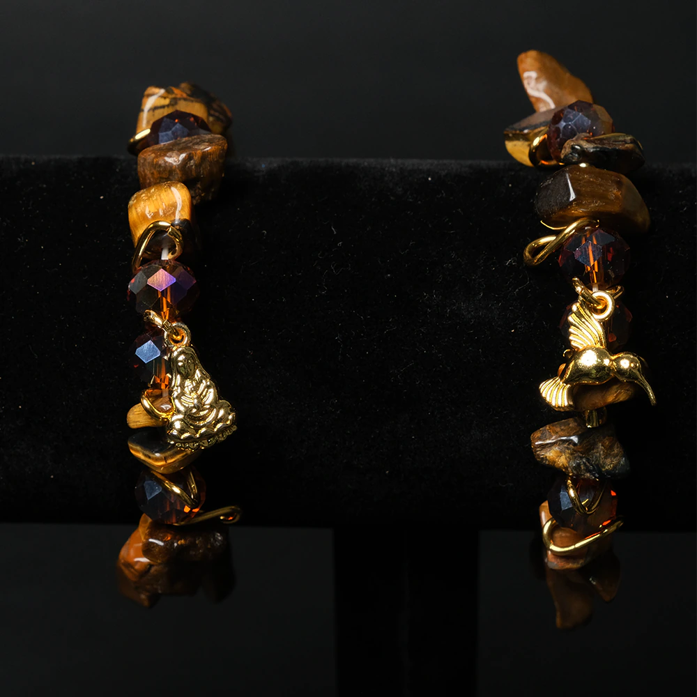 Pulsera Tiger Aura con Piedra Ojo de Tigre y Dijes Dorados E3-02