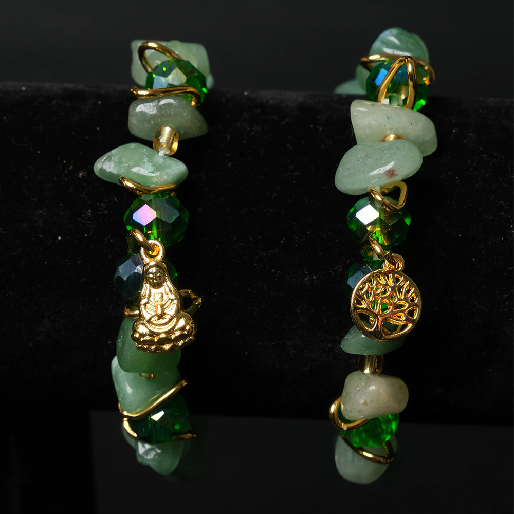 Pulsera Emerald Zen con Piedras Verdes y Dijes Dorados E3-04