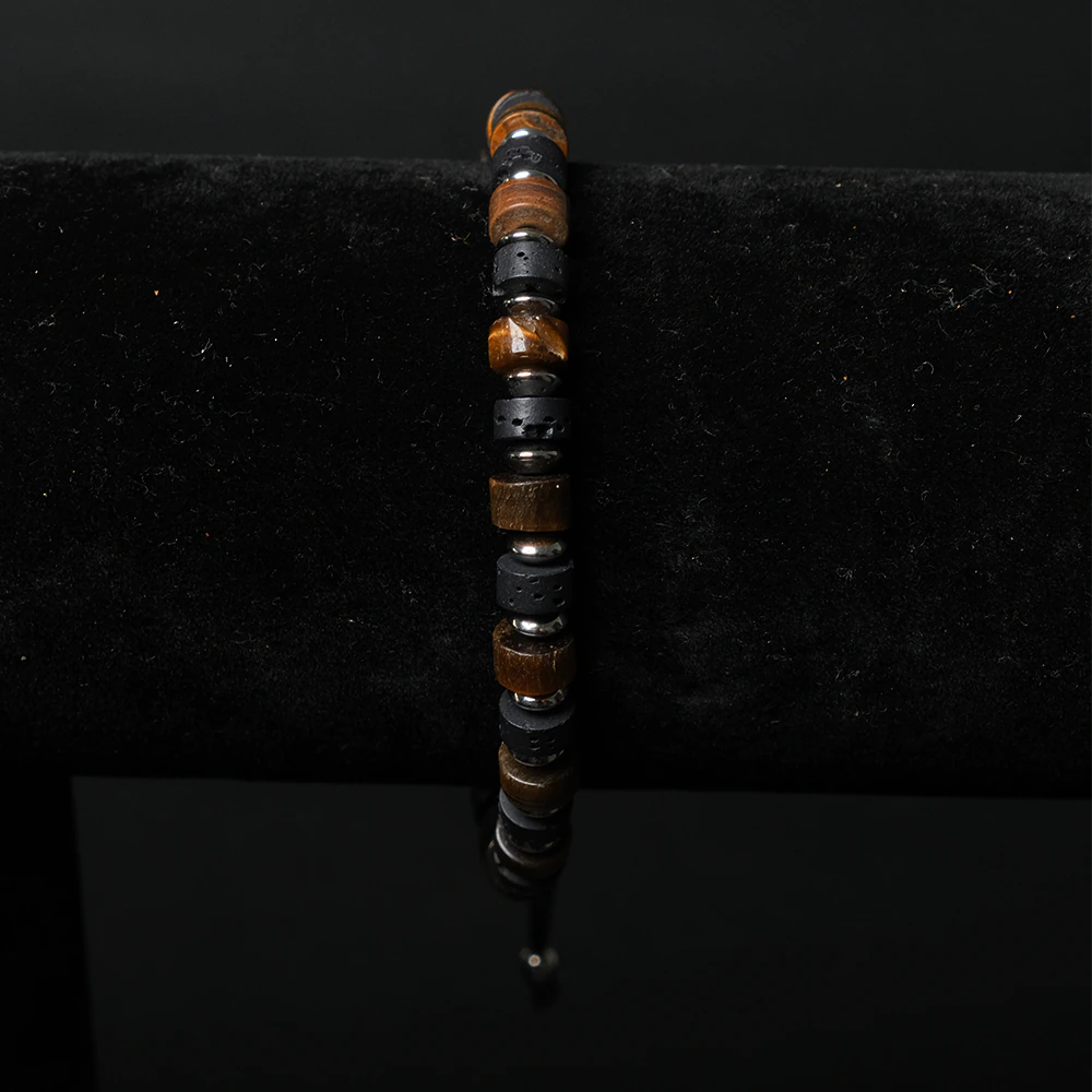 Pulsera Rustic Noir de Cuentas Negras y Madera Elegante F2-01