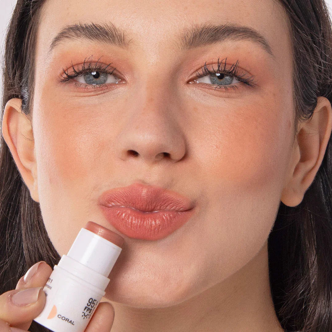 Ollie Barra 3 en 1 Rubor, Labial y Sombra FPS 95