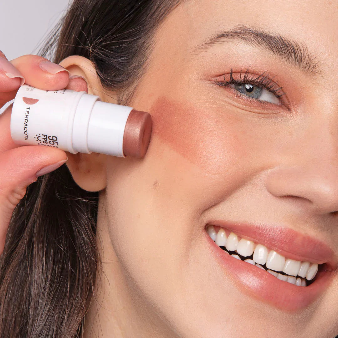 Ollie Barra 3 en 1 Rubor, Labial y Sombra FPS 95