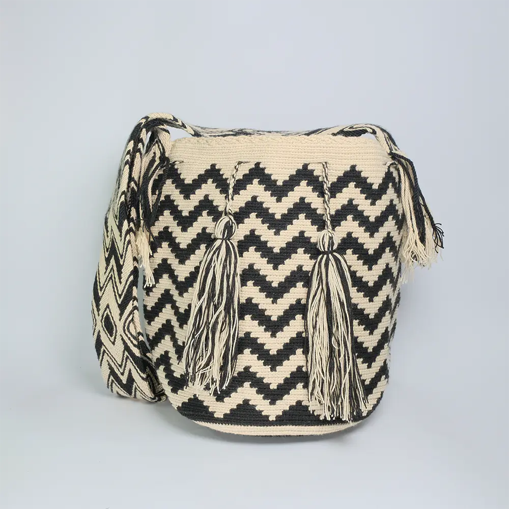 Bolso  Wayuu Noir Chevron Tejido Artesanal Elegante G6-02