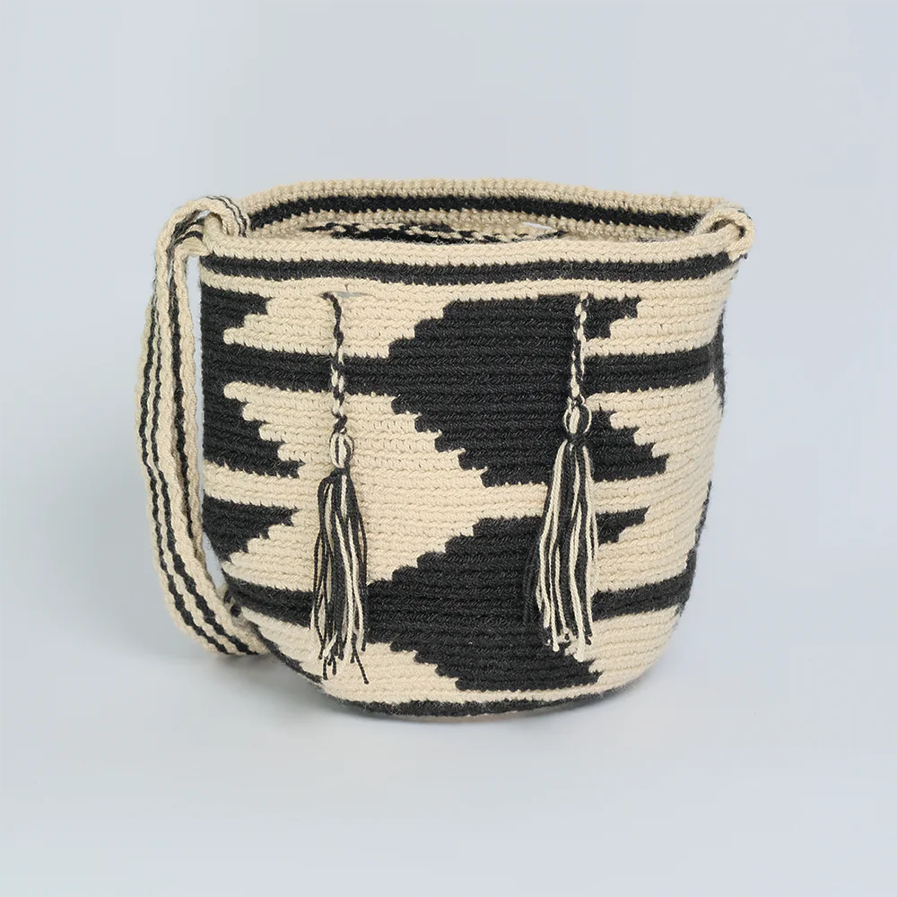 Mochila Wayuu Pequena Noir Tribal Tejida Artesanal H2-02