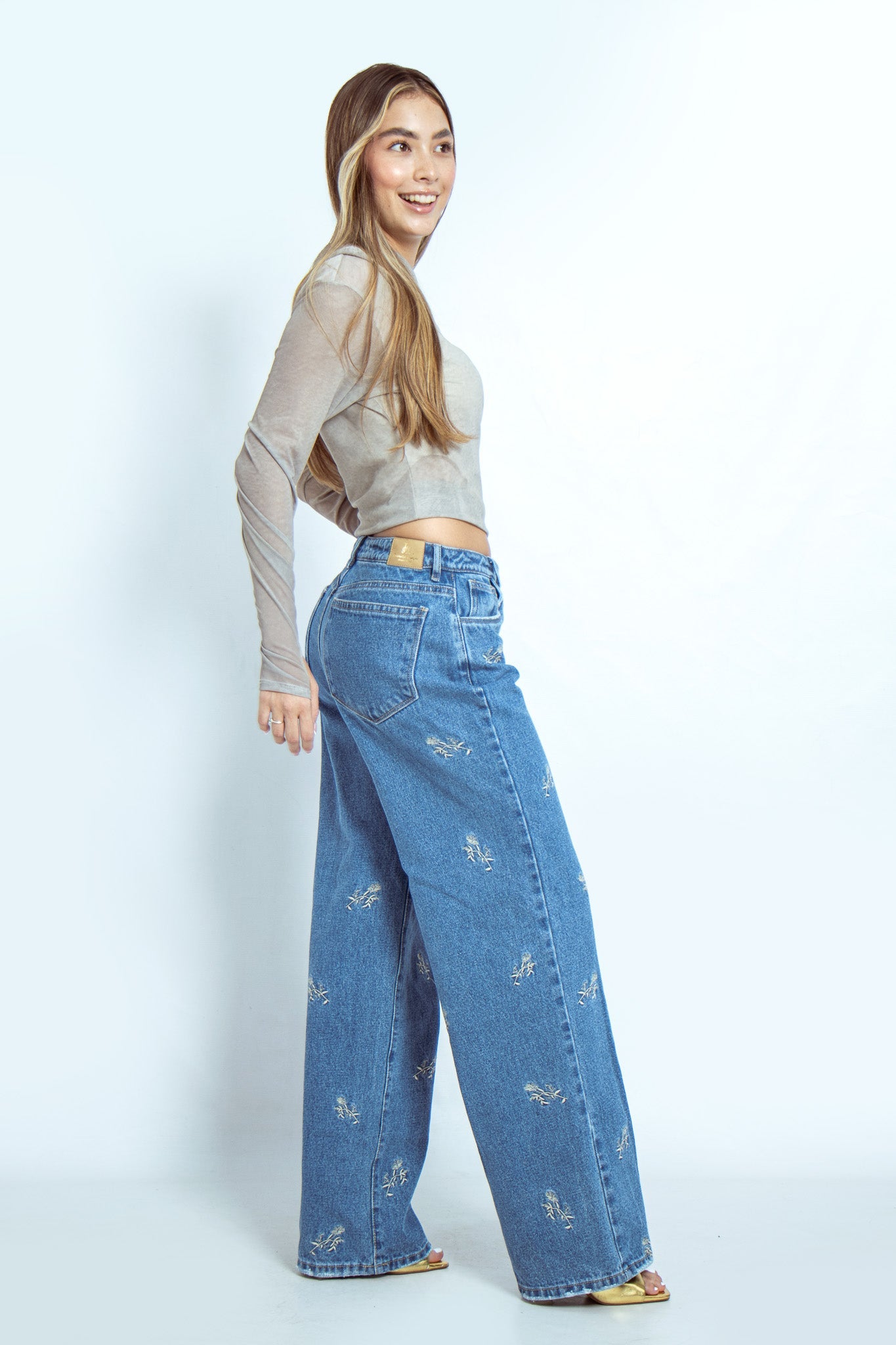 Joy Staz Colombian Jeans Wide Leg Silueta Holgada con Bordado Flores 716009 Jeans Colombianos