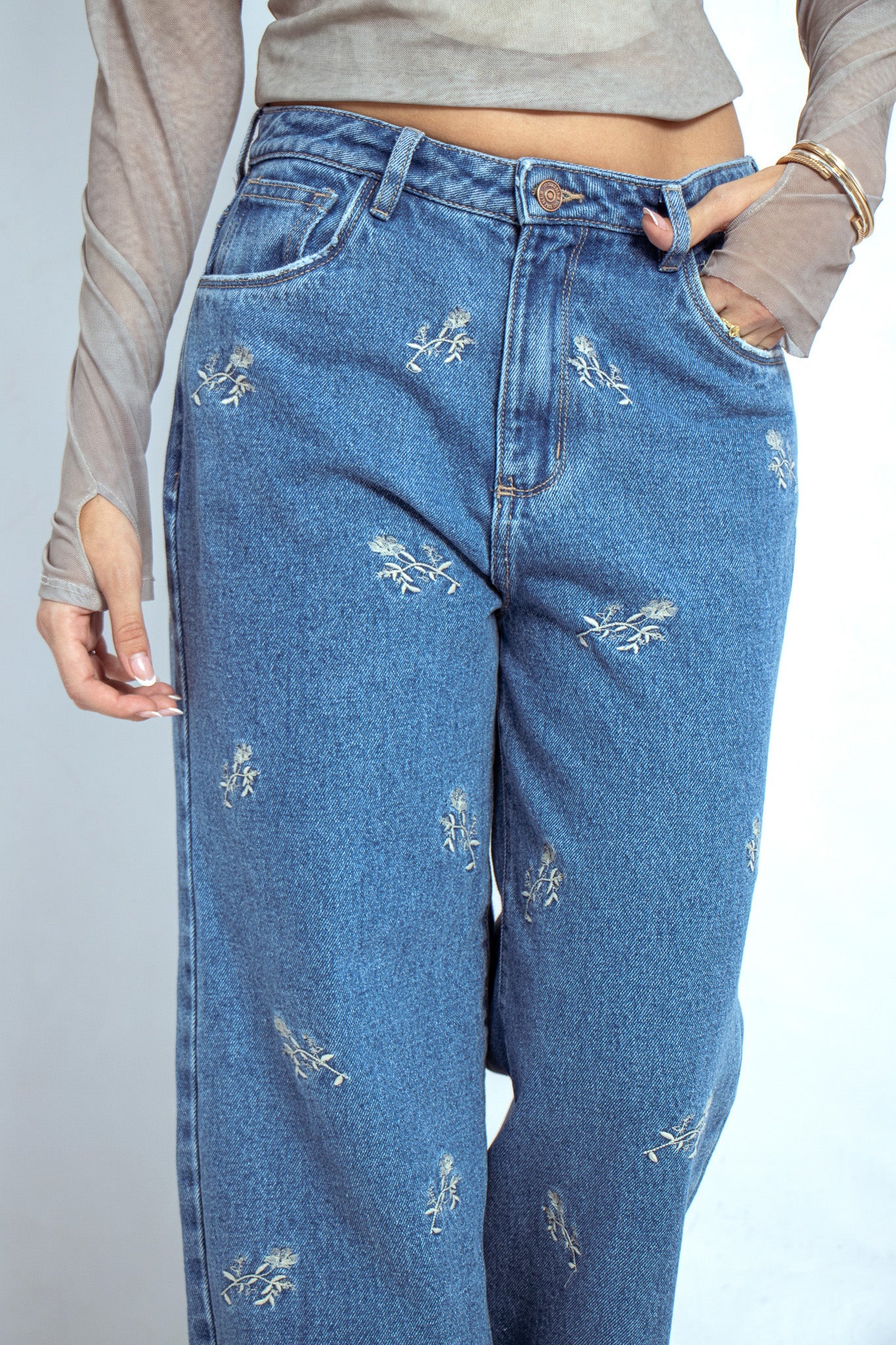 Joy Staz Colombian Jeans Wide Leg Silueta Holgada con Bordado Flores 716009 Jeans Colombianos