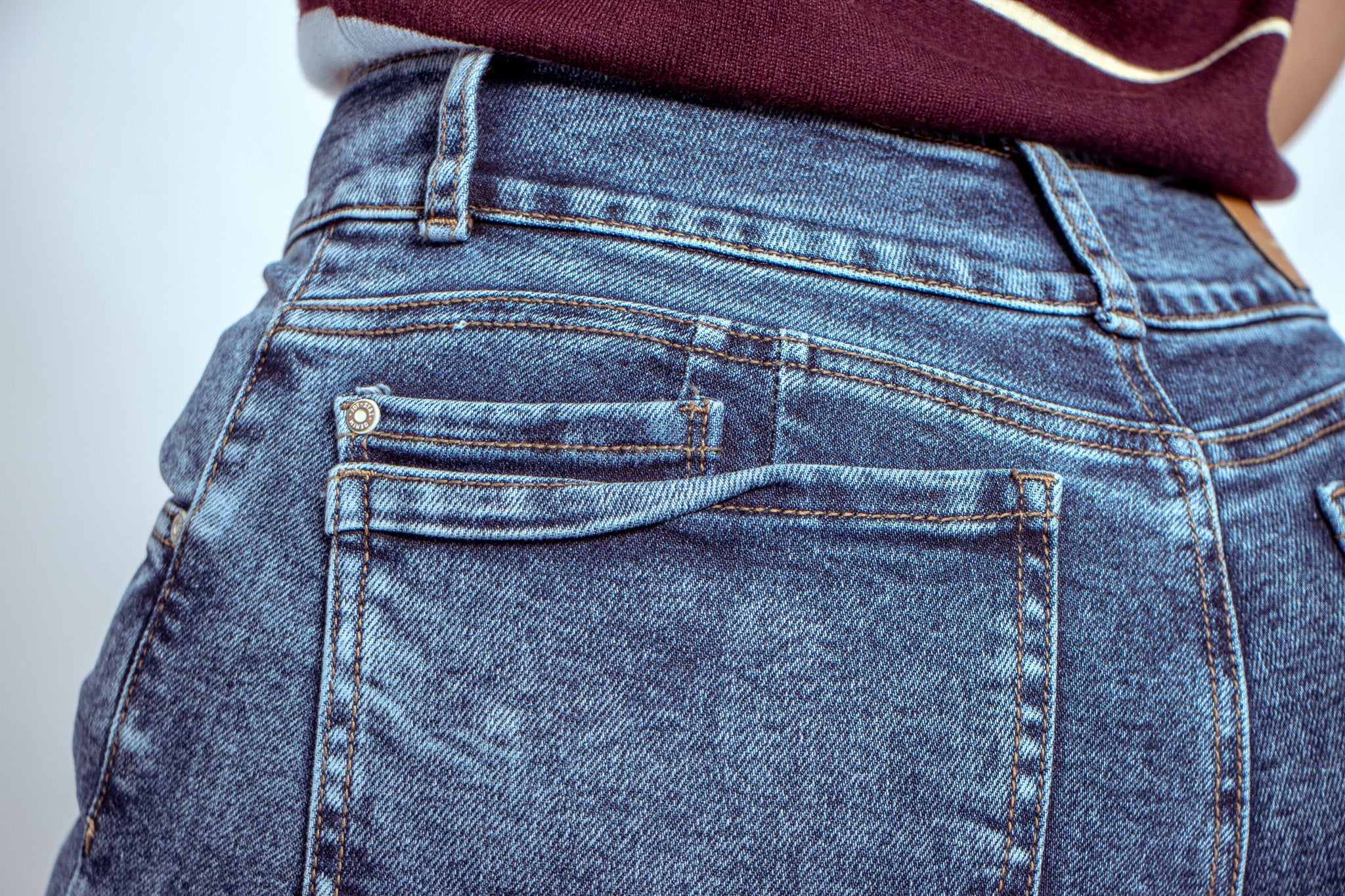 Joy Staz Colombian Jeans Clasico Pierna Recta con Slit Inferior 116011 Jeans Colombianos