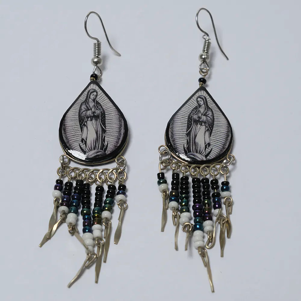 Aretes Premium Virgen de Guadalupe Negro con Chaquiras J6-08