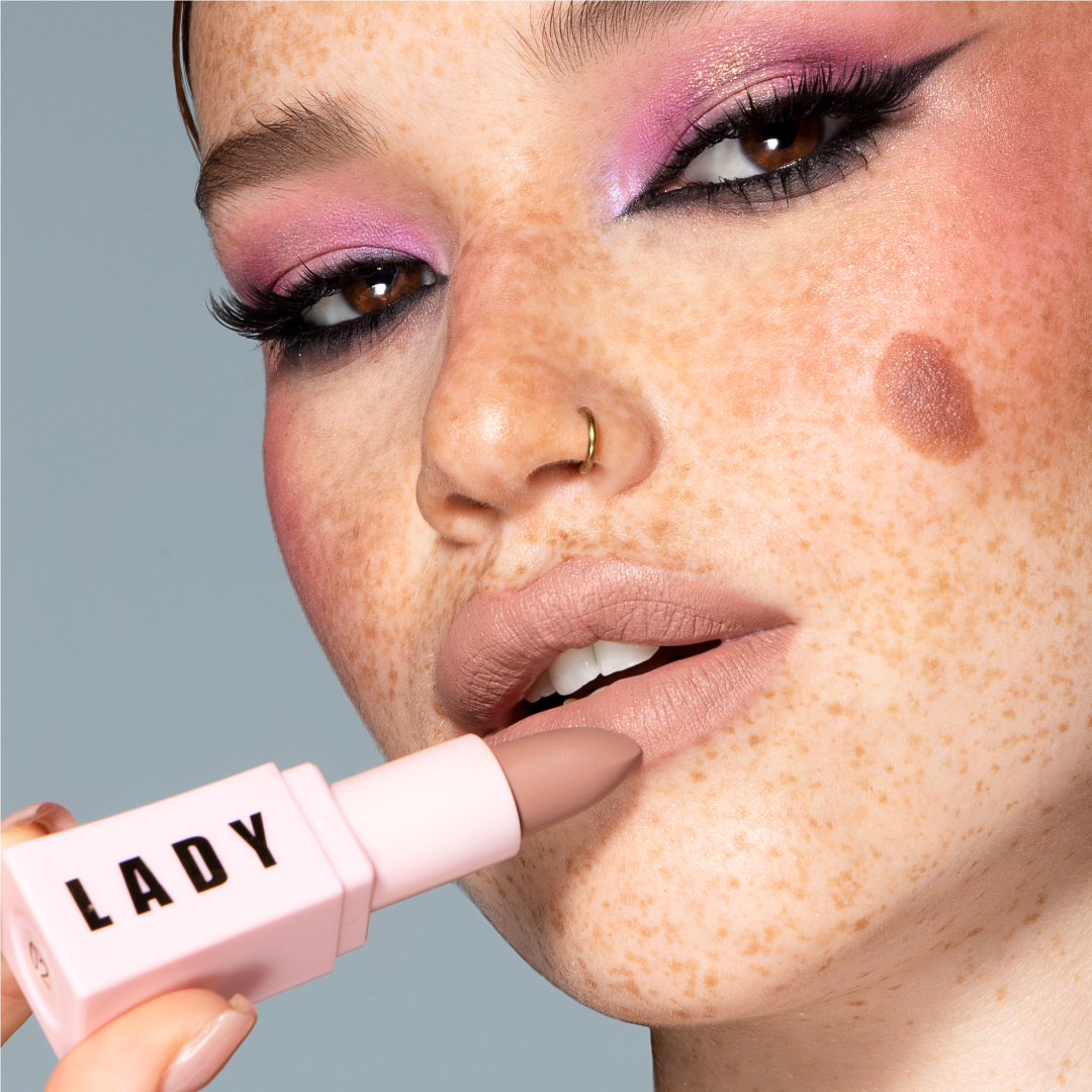 ANYELUZ LABIAL EN BARRA LADY