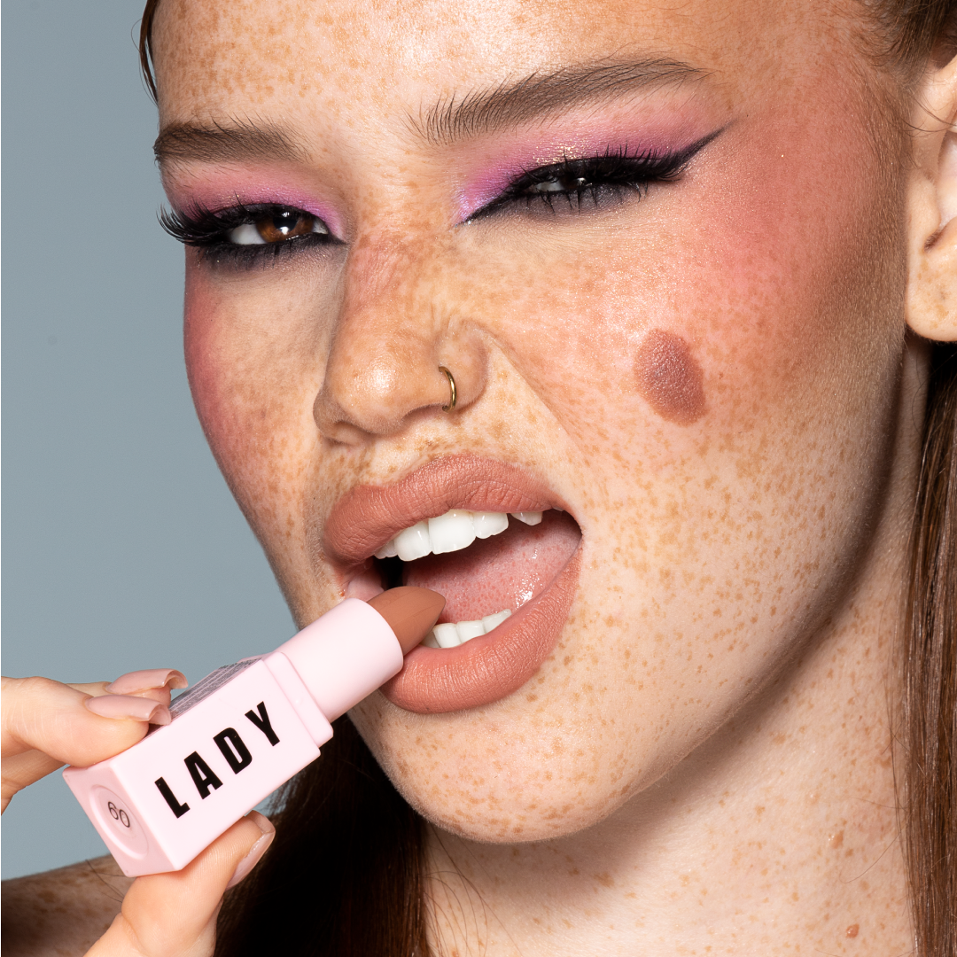ANYELUZ LABIAL EN BARRA LADY