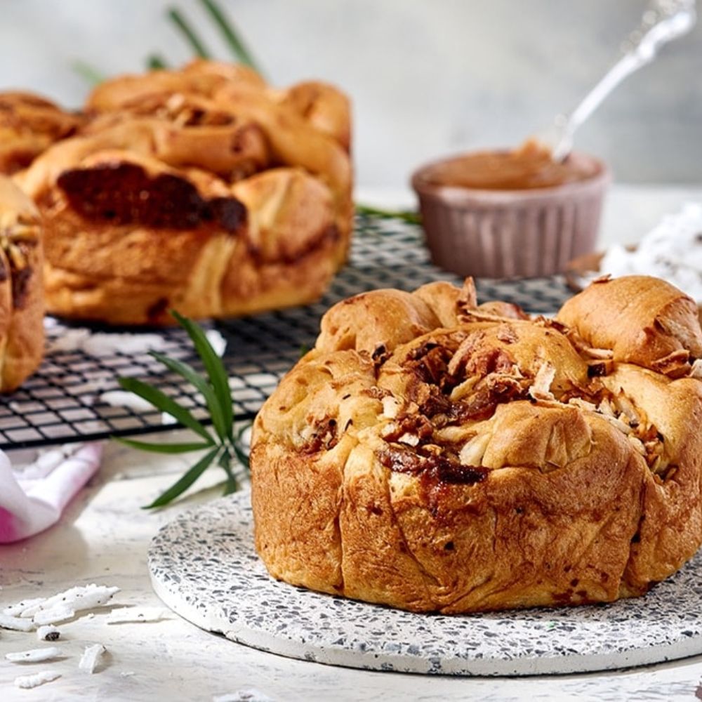 La migueria snack cake Arequipe and coconut bread