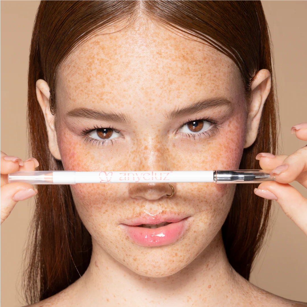 ANYELUZ LAPIZ DELINEADOR DE OJOS – ILUMINADOR x1 UNID