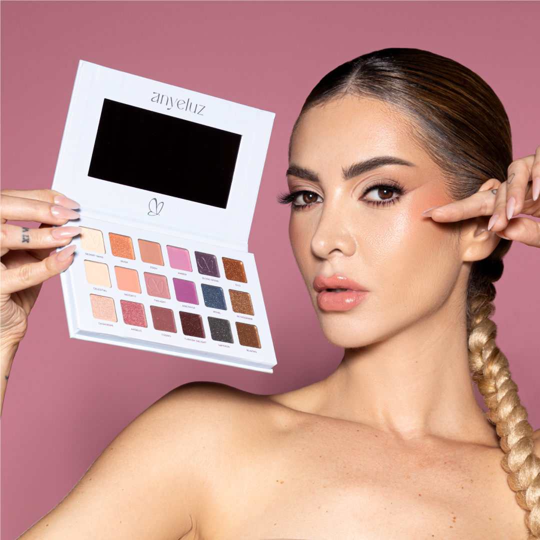 ANYELUZ BLUE EYESHADOW PALETTE