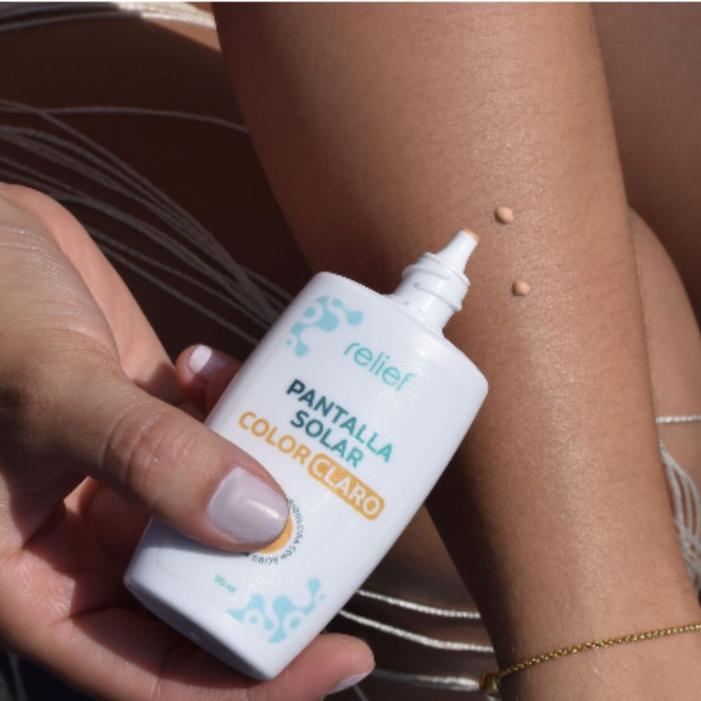 RELIEF PANTALLA SOLAR COLOR CALIDO 50ml
