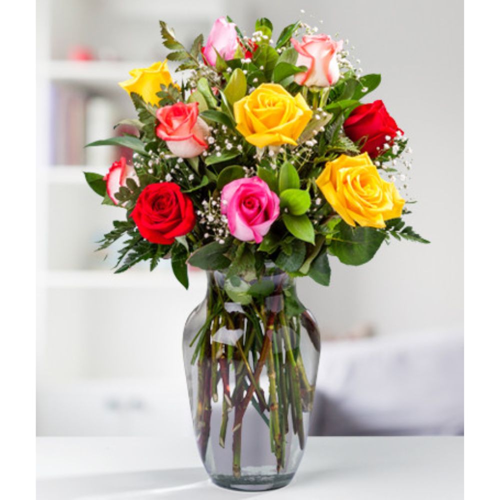 12 Rosas Surtidas en Florero