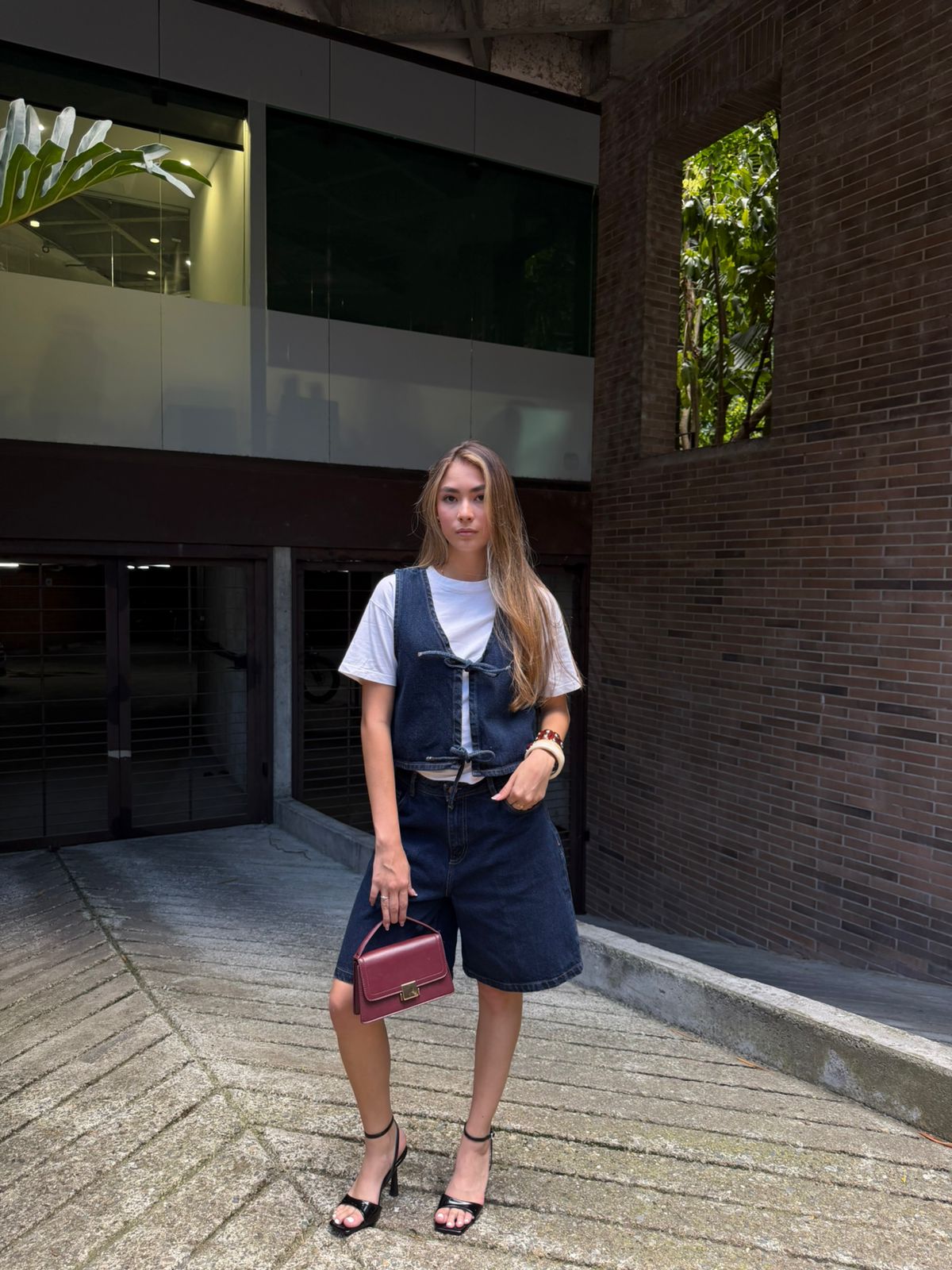Joy Staz Colombian Jeans Conjunto Denim Chaleco Corto con Lazos y Bermuda Clasica Holgada P56000 Jeans Colombianos