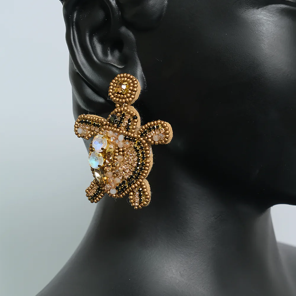 Aretes Premium Golden Turtle | Aretas Tortuga Dorada Bordadas a Mano Statement Jewelry Z1-07