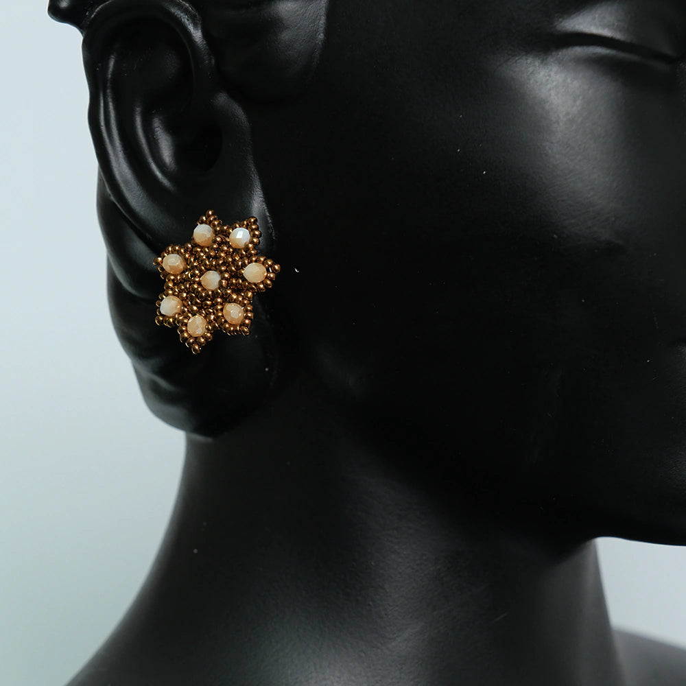 Aretes Golden Blossom - Aretes Flor Dorada con Cristales y Mostacillas Z10-08