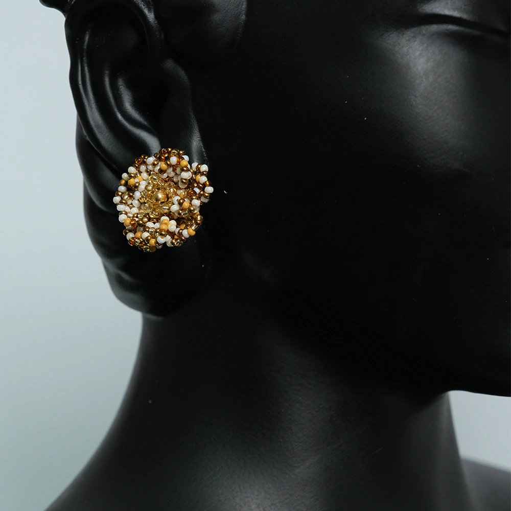 Arete Aurelia Flor Dorada con Perlas y Mostacillas Elegante Z10-10
