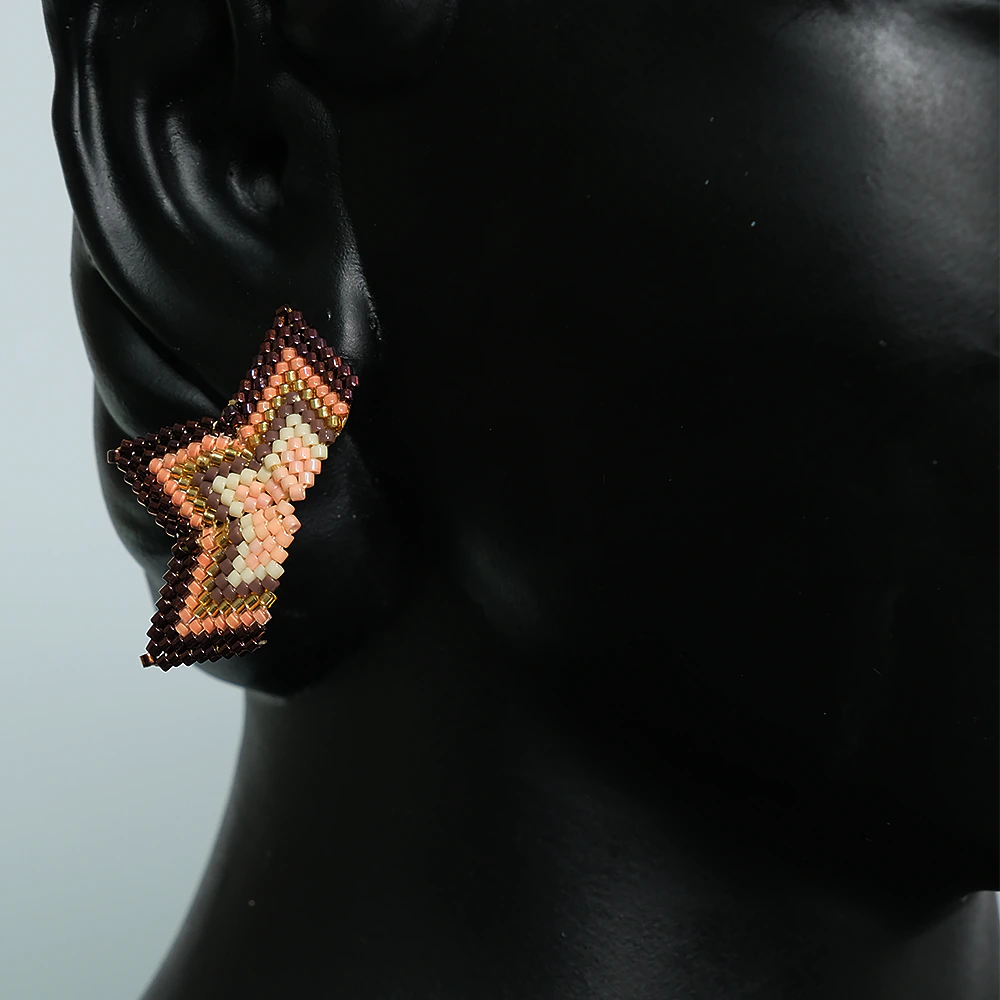 Aretes Estrella Mocha Blush - Aretes Tejidos en Mostacilla Hechos a Mano, Joyeria Artesanal Geometrica Z4-04