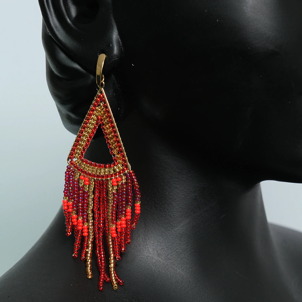 Aretes Crimson Royale - Aretes Triangulo Rojo y Dorado con Flecos en Mostacilla Hechos a Mano Z8-02