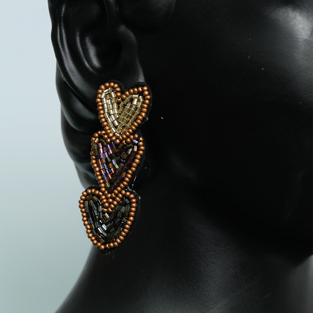 Aretes Midnight Romance - Aretes Corazon Triple con Cristales y Mostacillas Hechos a Mano Z9-01